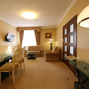 https://navariya-nova.hotelslviv.net